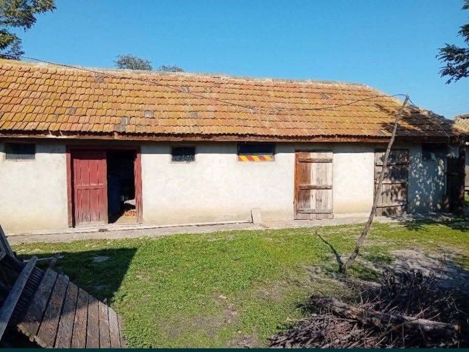 Vând casă de carămidă