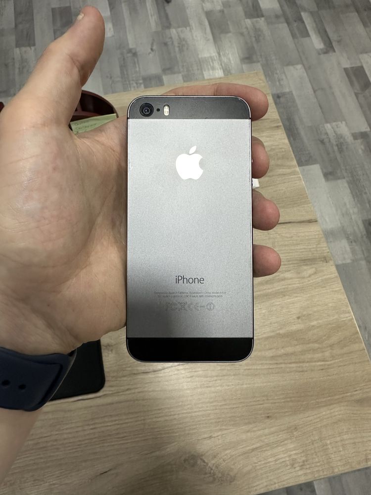 Apple iphone 5S (space gray)