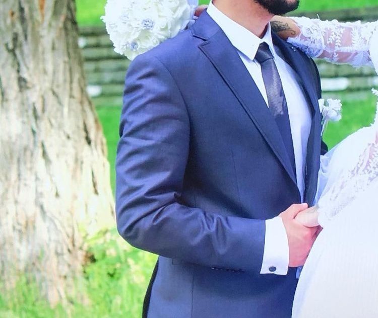 Страхотен сив мъжки костюм / сватба / бал официален