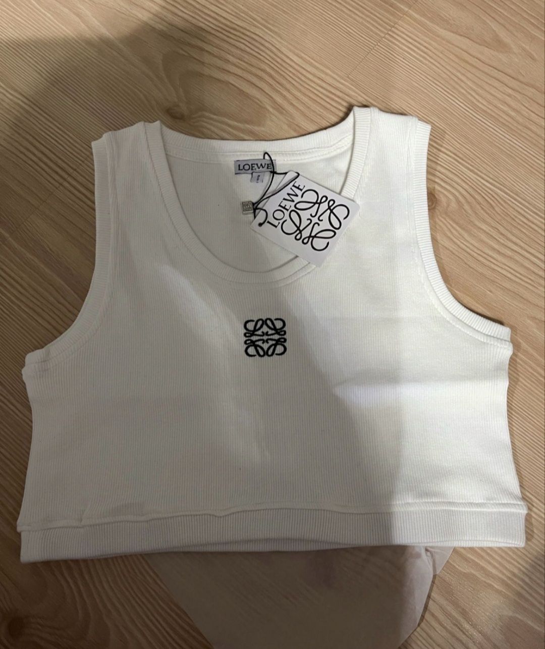 Top scurt loewe alb/negru
