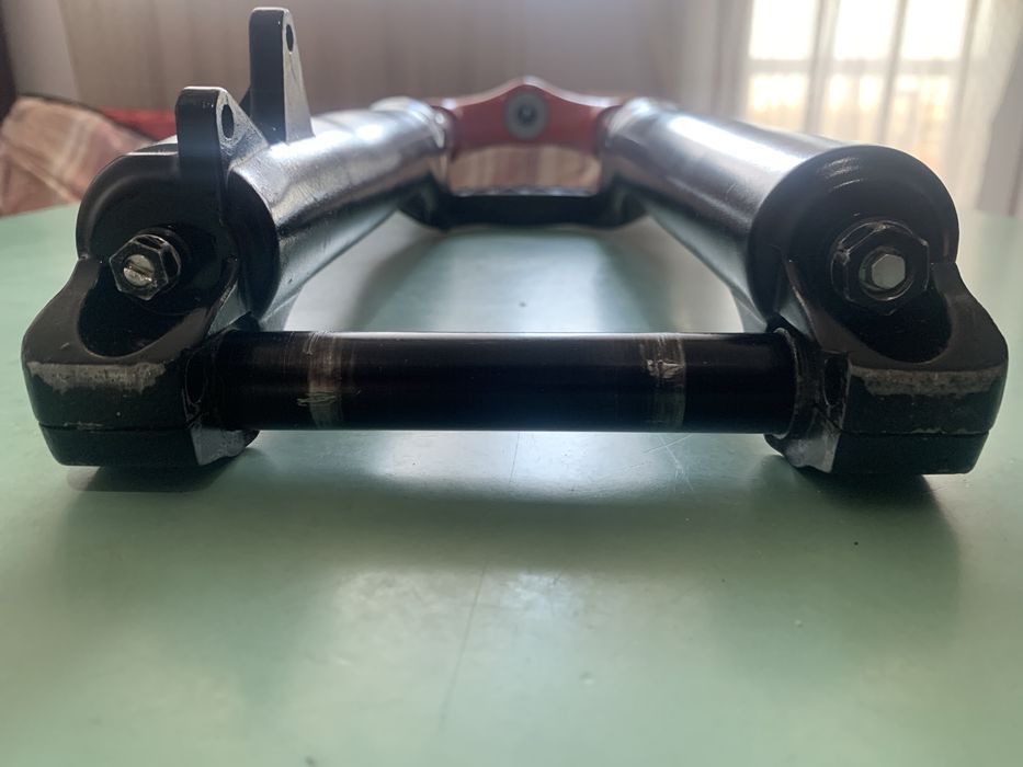 Fox ,Manitou ,Rockshox ,Marzocchi