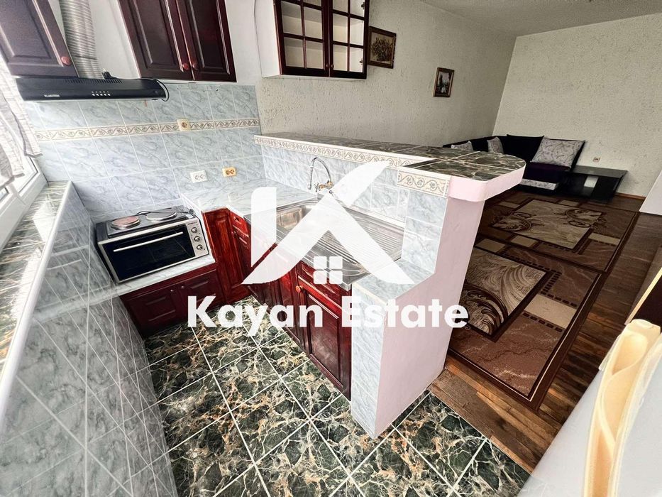 Дава се под наем Двустаен апартамент в Бургас, Лазур - 51 кв.м за 325 € - Снимка #1