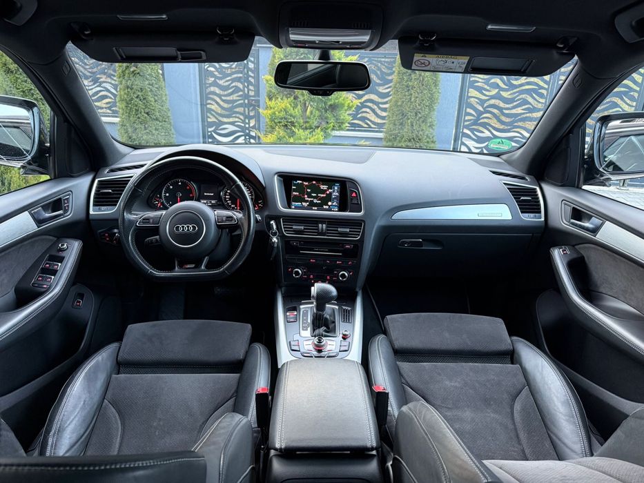 Audi Q5 S-Line Plus \ Xenon \ Navigatie \ Padele \ Alcantara \ 190 CP