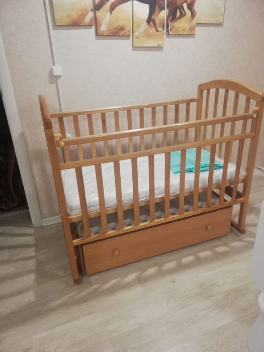 Продам детскую кроватку.