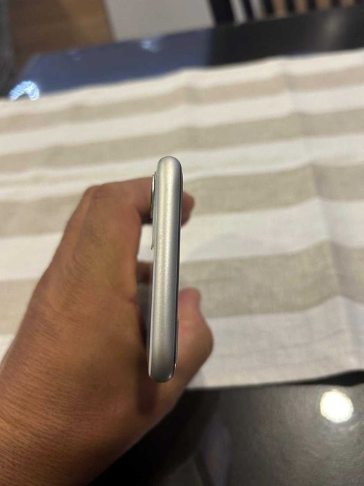 Iphone 11 64 GB БЯЛ