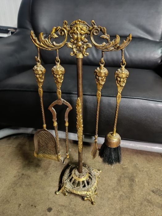 Бронзови аксесоари за камина