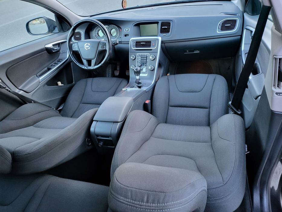 Volvo v60/ an 2012/ 1.6 diesel/ impecabil