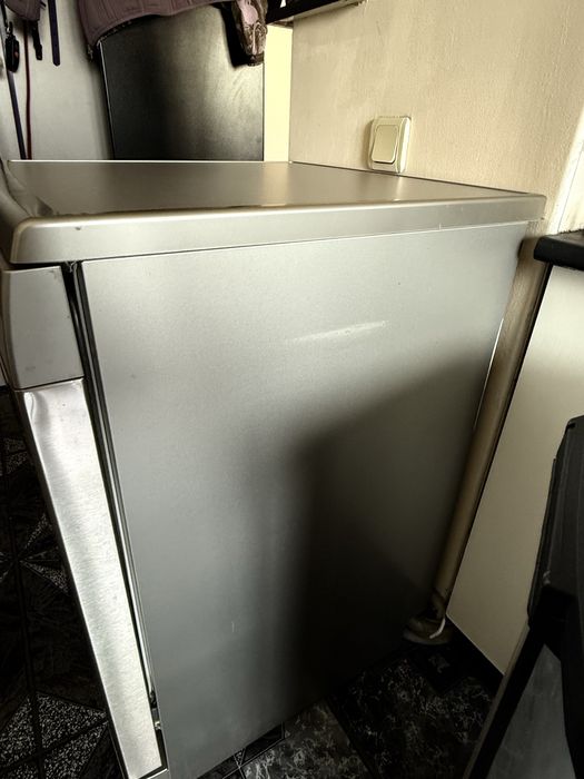 Masina de spalat vase BOSCH wi fi pret initial 4500 de abia folosita