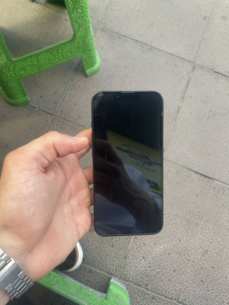 Iphone 13 sotiladi!