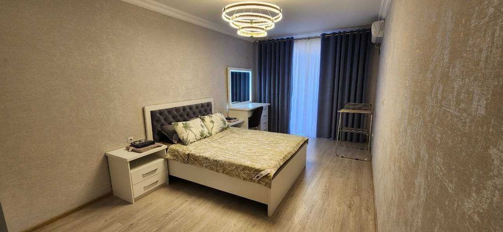 Сдается шикарная 2-х комнатная квартира на Сквере Амира Тимура 358*