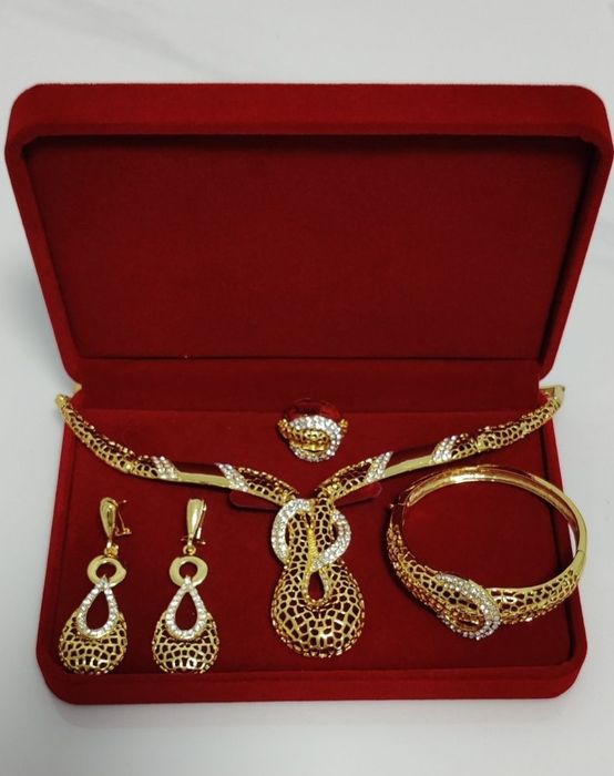 Украшения ожерелье жемчуг колье бижутерия подарок