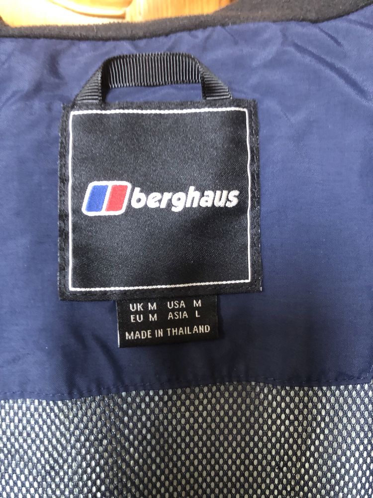 Berghaus Gore Tex Мъжко Туристическо Яке на размер M