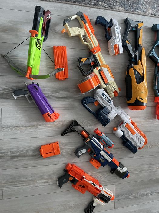 Set 11 pusti Nerf 300 lei