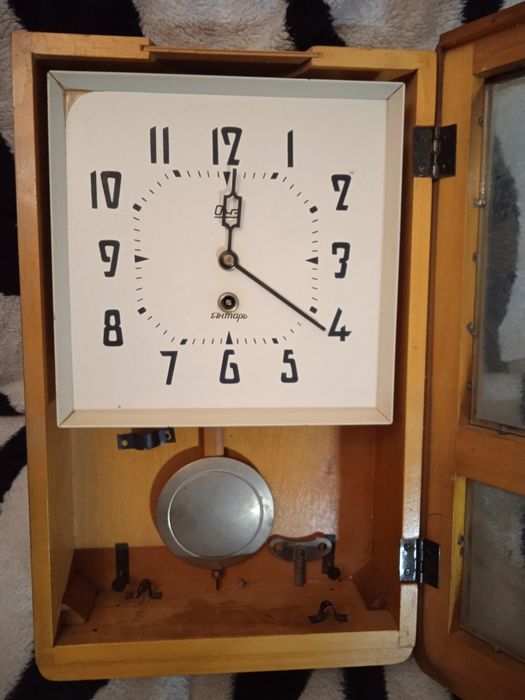 Продам антиквариат часы