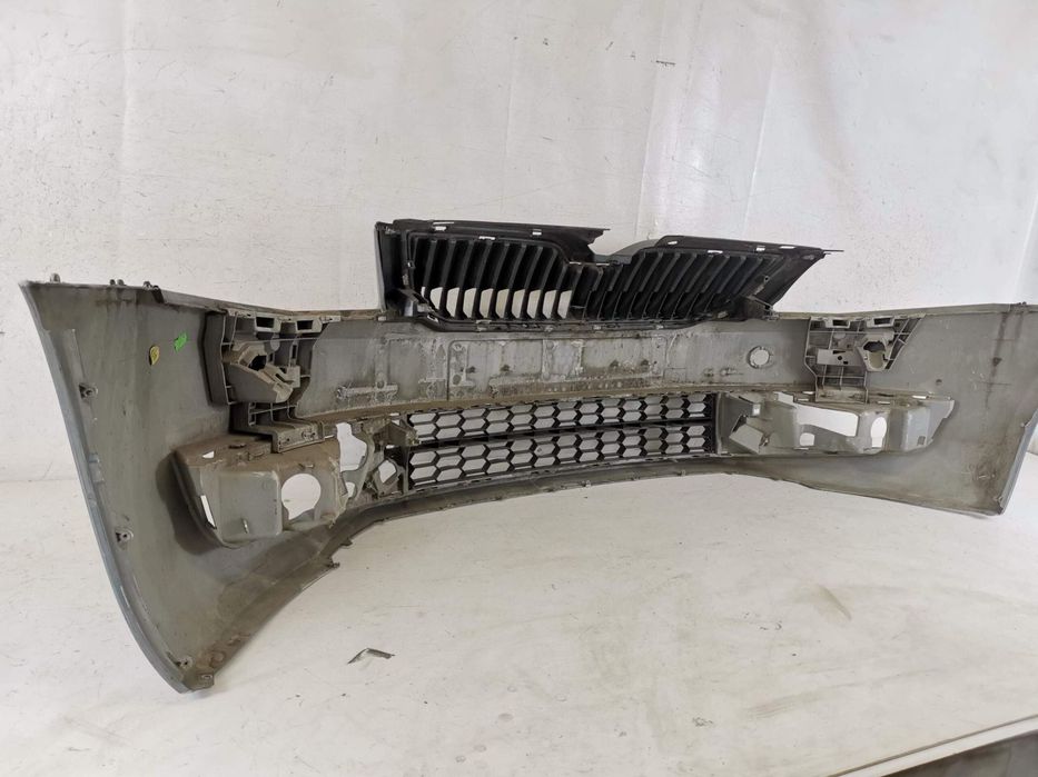 Bara Fata Cu Grila Radiator Si Grila Inferioara Skoda  Octavia 3 2013