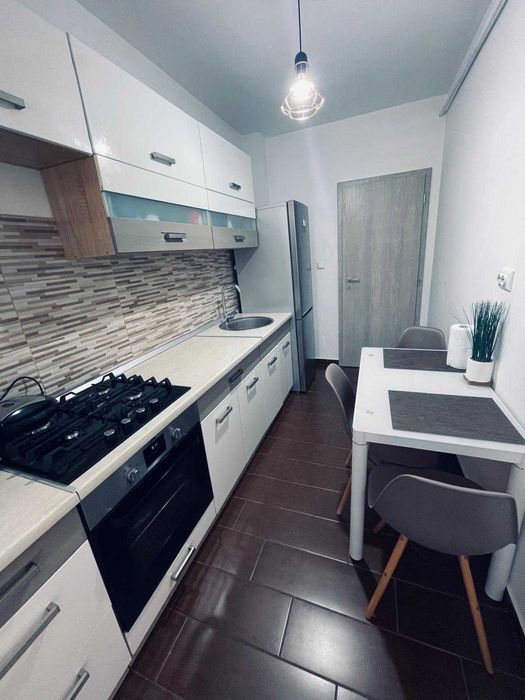 Persoana fizica vând apartament cu 2 camere în CUG