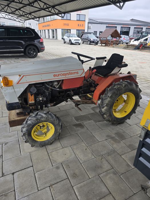 Vand tractoras in stare buna