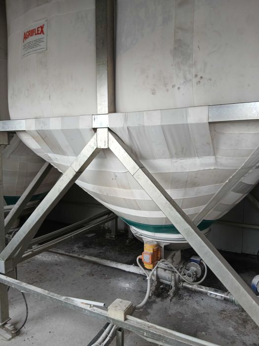 Siloz de faina cu 2 buncere