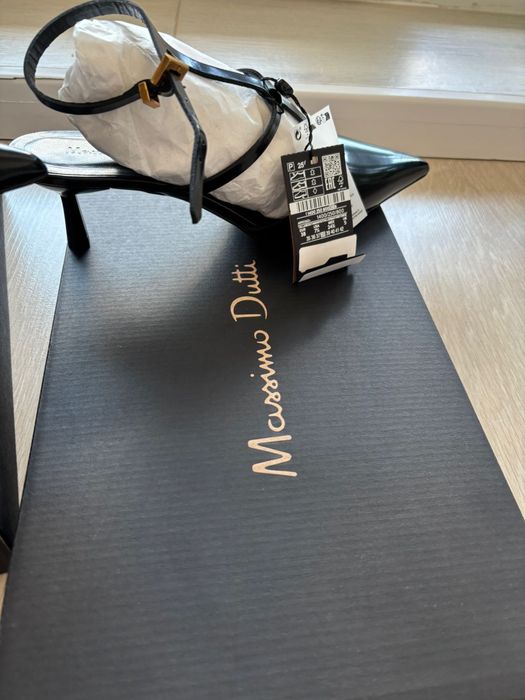 Vand pantofi cu toc,massimo dutti, negri, noi