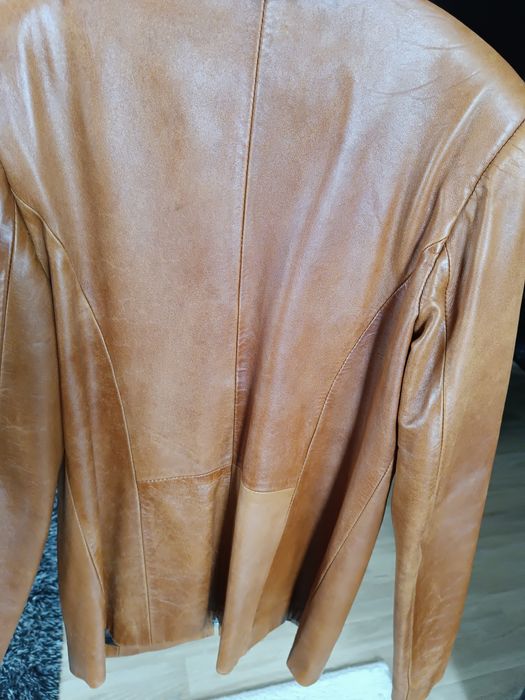 Vând sacou de piele mărimea 44