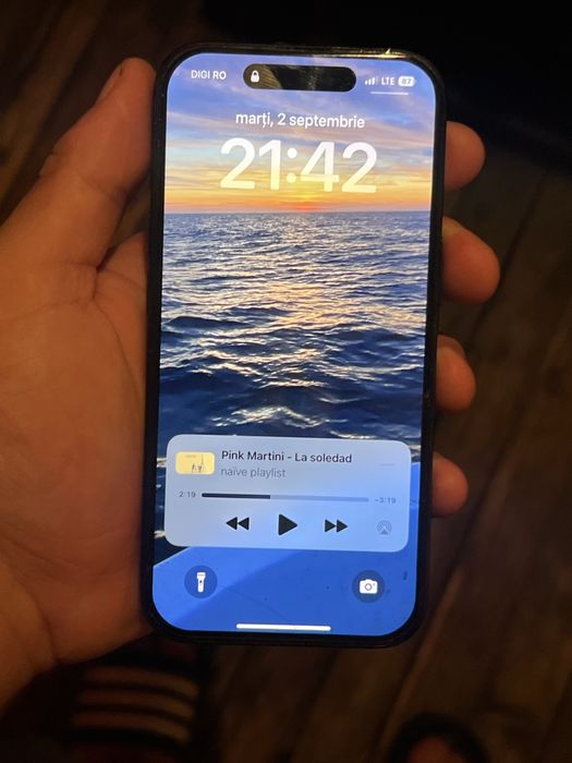 Vand iphone 15 full box si impecabil!