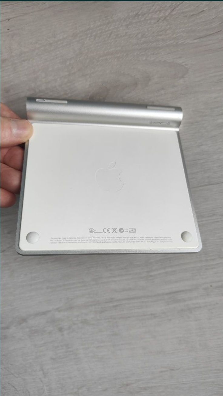 Apple Magic Trackpad Model A1339-stare foarte buna
Apple Magic Trackpa