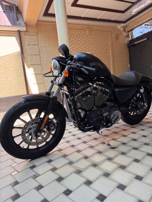 Harley-Davidson Sportster Iron 883