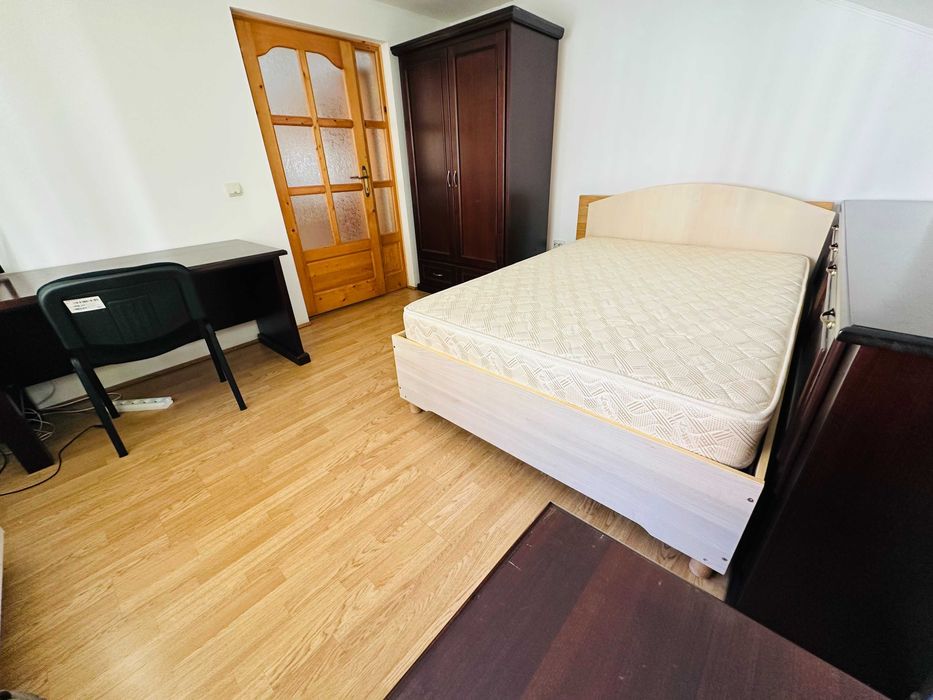 Inchiriez in Sebes- central-apart. 2 camere +living/bucatarie 6/5m