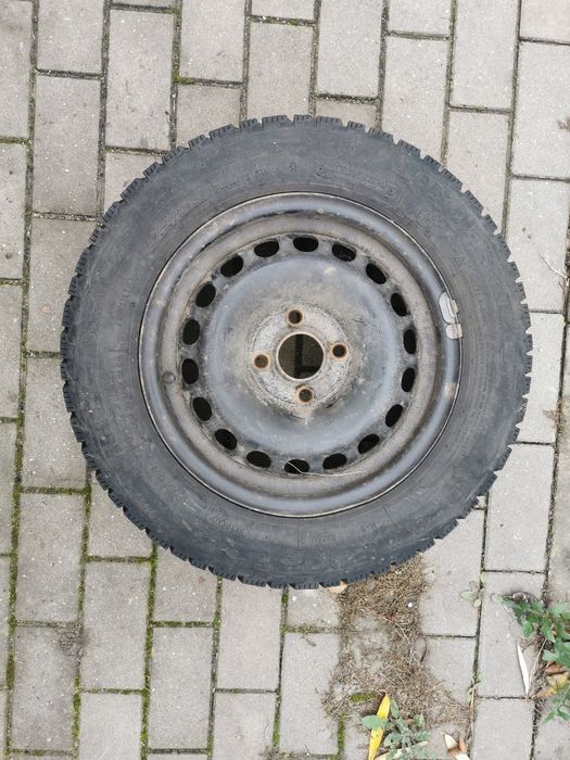Vând 2 cauciucuri iarna 175/65/r14