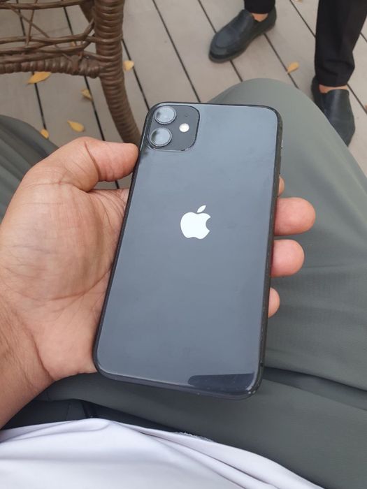 Iphone 11 ideal srochnaga sotiladi