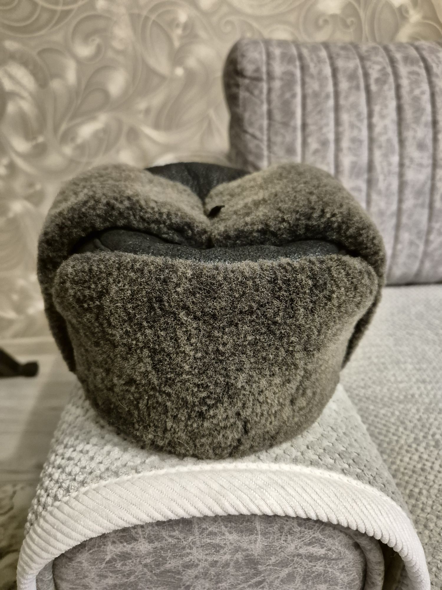 Продам мужскую цигейковую шапку ушанку.