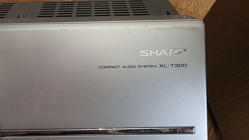 Sistem audio compact Sharp XL-T300