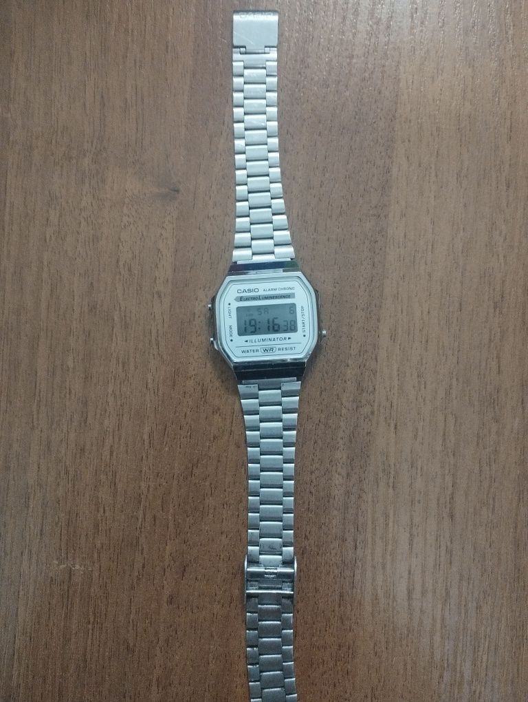 Часы Casio Retro