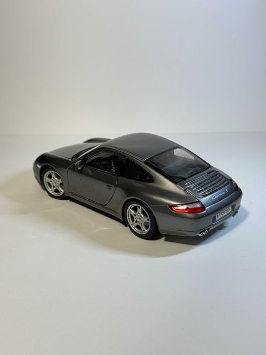 Porsche 911 Carrera S la Scara 1:18 1/18 Maisto Macheta Mașinuța