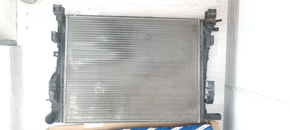 Основной радиатор на Лада Веста св кросс.