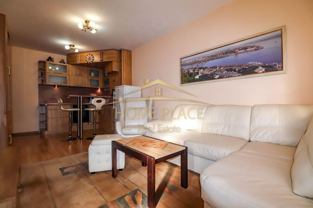 Дава се под наем Двустаен апартамент в Варна, Център - 60 кв.м за 612 € - Снимка #2