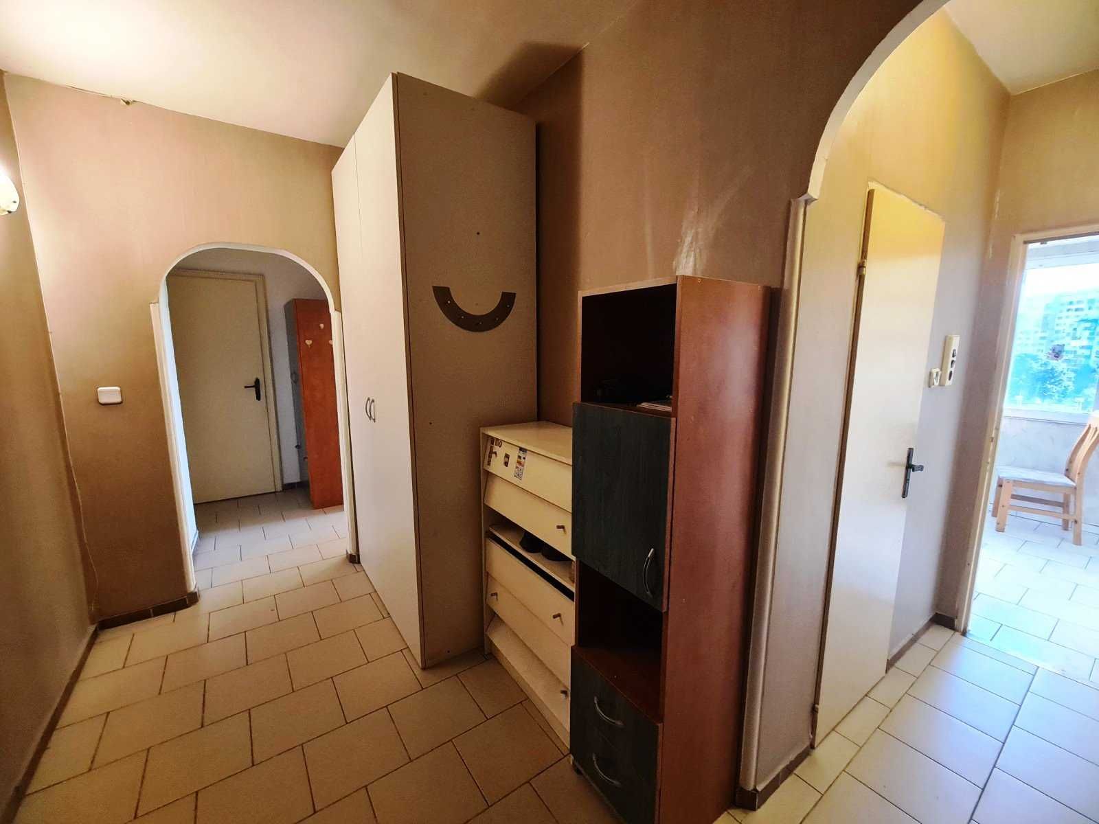 Продава се гарсониера в Люлин 7