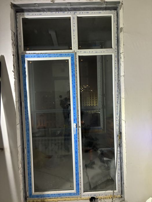 Продам стеклянную перегородку для балкона