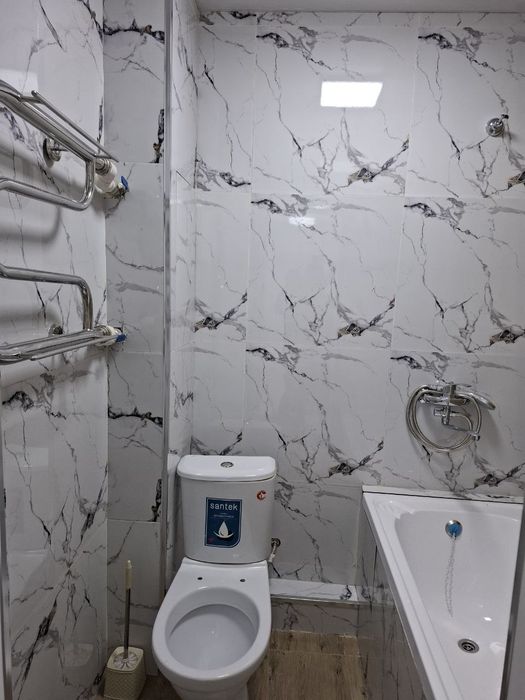 Массив Феруза ориентир Эко базар, ТЦ"АТЛАС 2/2/4 кирпич, балкон 2х6