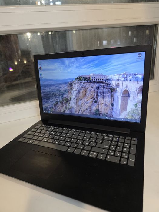 Продам ноутбук Lenovo в идеальном состоянии