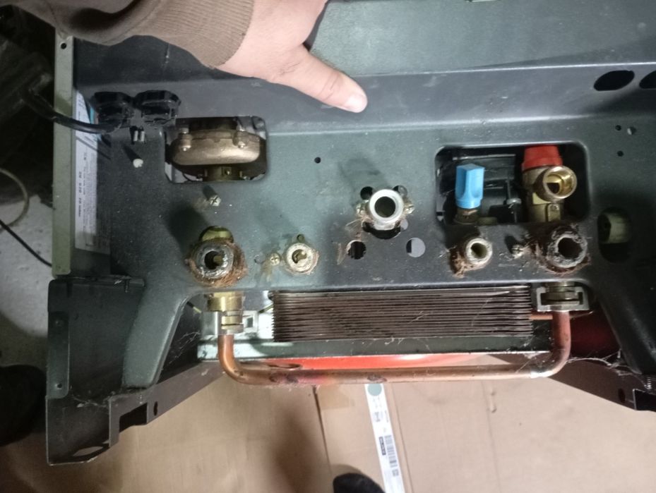 Vand Centrală BAXI pe gaz 28KW la pret foarte bun se prezinta ca nou