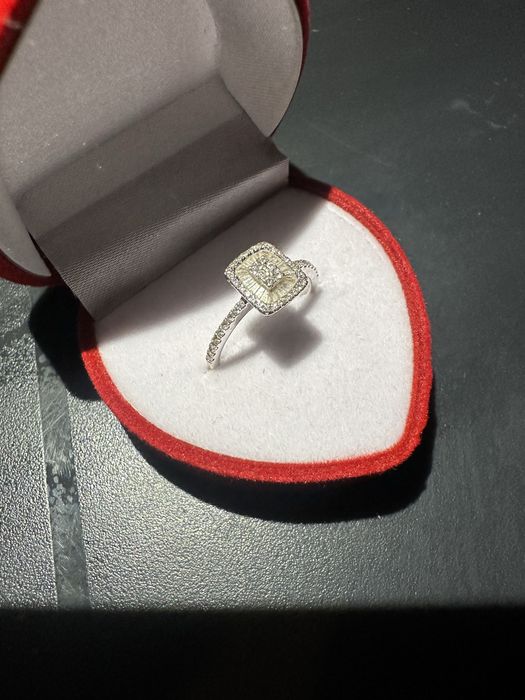 Inel de logodna cu diamante Teilor