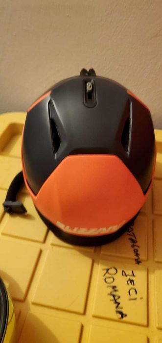 Oakley Casca schi Mod 5 si ochelari Oakley Flight Deck