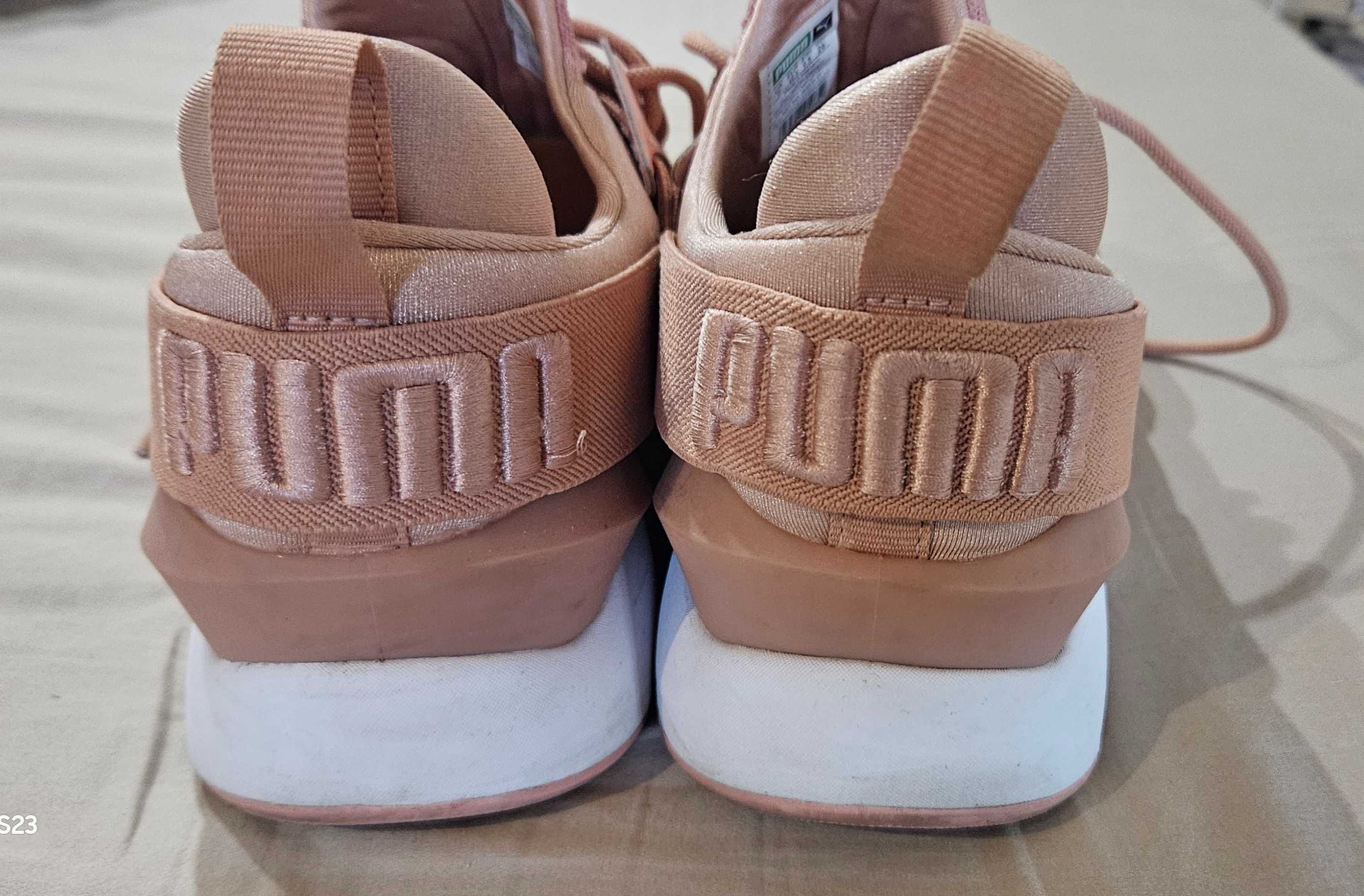 НОВА ЦЕНА!Дамски маратонки Пума PUMA, номер 40.5