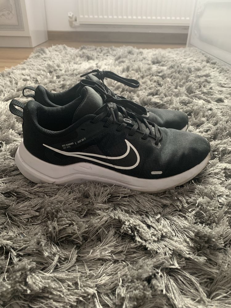 Nike Downshifter 12