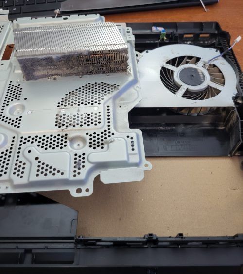 Mentenanta Console Gaming / PC / Laptop-uri