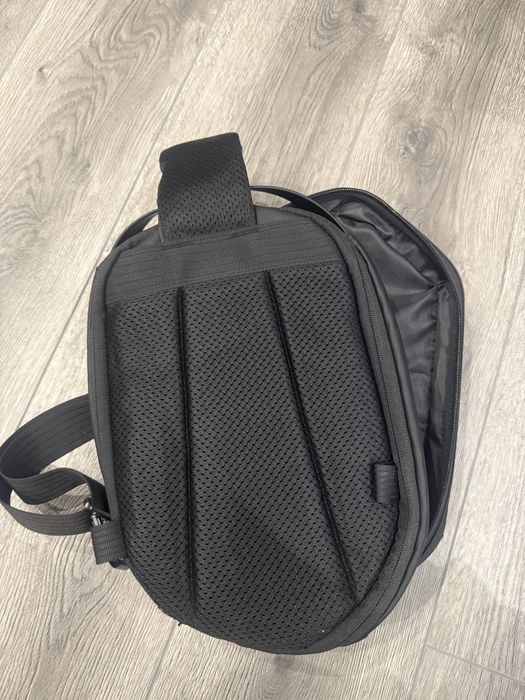 Раница за очила с виртуална реалност