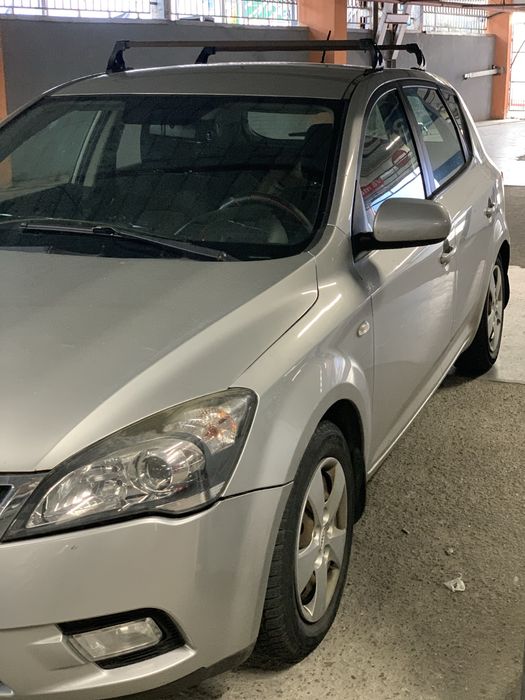 Autoturism Kia ceed 2010