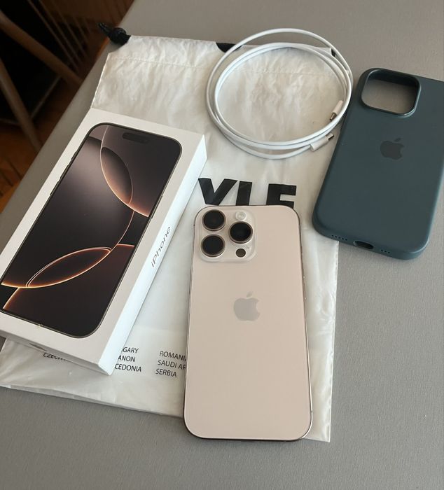 iPhone 16 Pro 256GB Desert Titanium