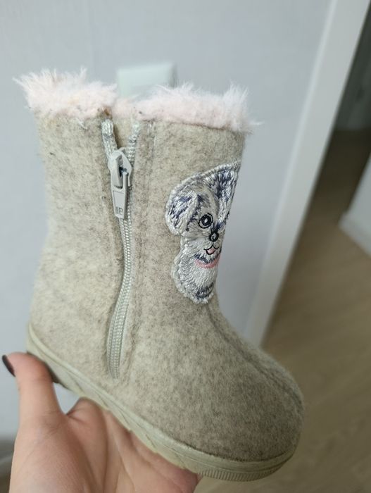 Продам детские зимние сапоги